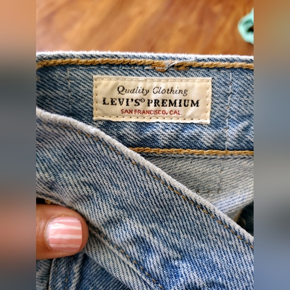 Levi's Premium Wedgie Straight Jeans - Picture 12 of 12